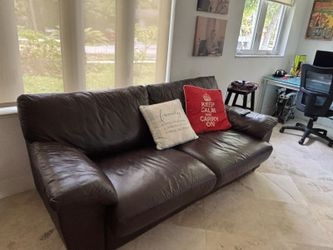 Leather Sleeper Sofa / Sofa Bed