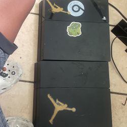 Two PS4 (broken But Can Be Fix)