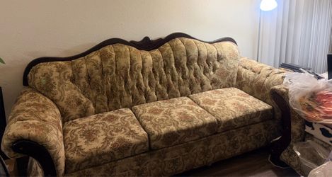 Victorian Style Tufted Floral Used Sofa