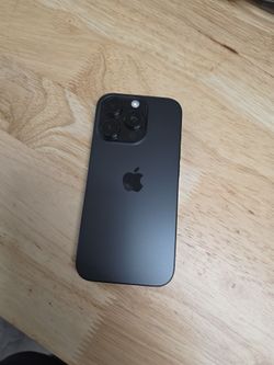 Iphone 16 pro 128gb....unlock any sim