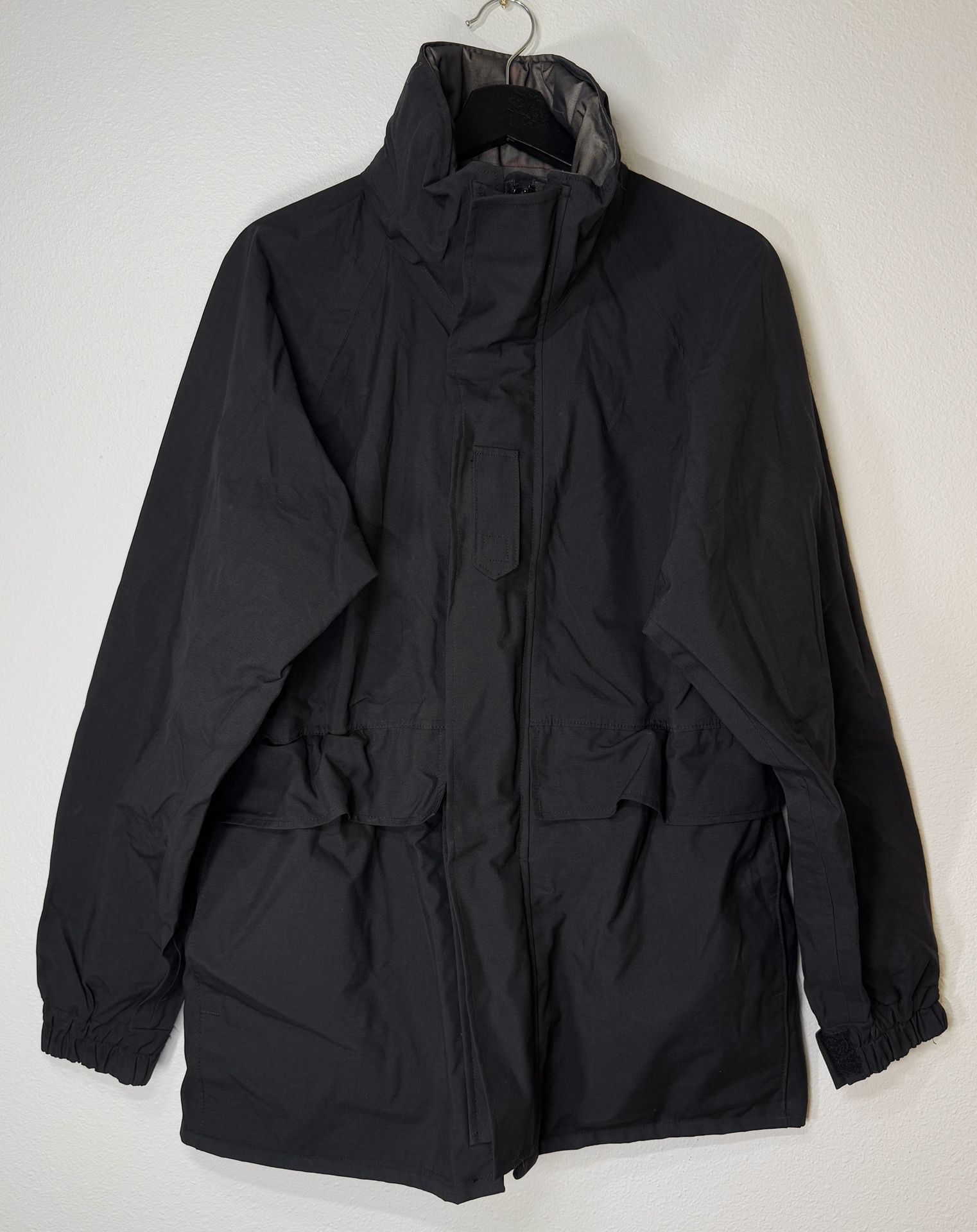 US Navy Cold Weather Gore-Tex Parka Hooded Black 8415-01-(contact info removed) Medium Short