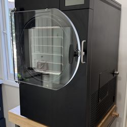 Harvest Right Freeze Dryer Small + Vacuum Pump Excellent Condition