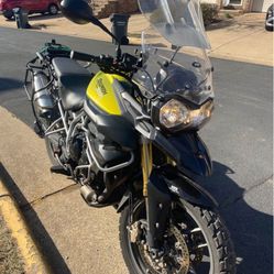 Triumph Tiger 800