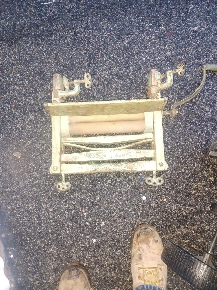 1800s Clothes Hand Ringer