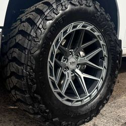 20x10 XM Rines Y Llantas 35/1250/20 Venom Power MT