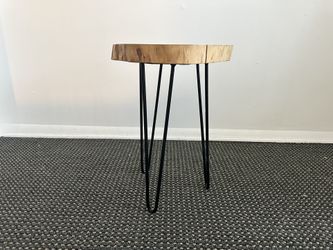 🚨 MOVING SALE! Rustic Live Edge Wood Slice Side Table w/ Hairpin Legs (Boho/Mid-Century)