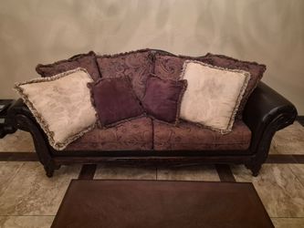 Sofa/Loveseat/Coffee Table