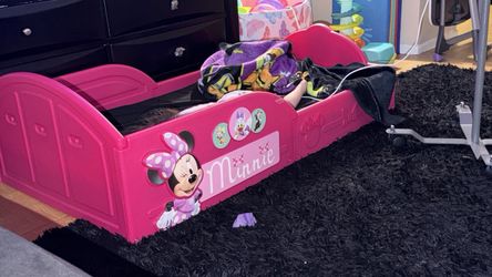 Minnie Mouse bed