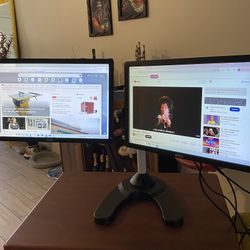 Dual Dell P1913b LED LCD Monitor- 19"  VGA and display port.  Nothing wrong 