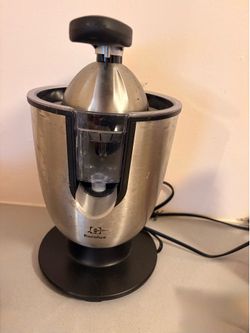 Orange juicer