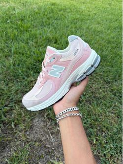 New Balance 2002R GS “Pink Sand” Size 5Y/6.5W