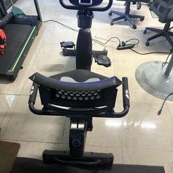  Nautilus Exercise Bike 