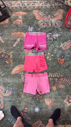 Women’s Nike pro shorts