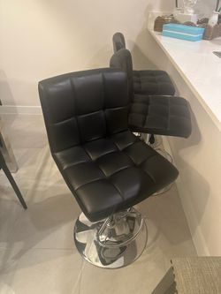 3 barstools