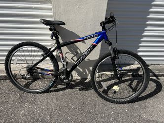 Trek 4900 Mountain Bike. Silver for Sale in Delray Beach FL OfferUp