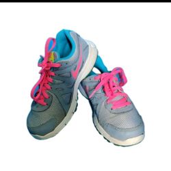Kids Nike Revolution 2 Running Athletic Shoes 555090-008  size 3.5 y 