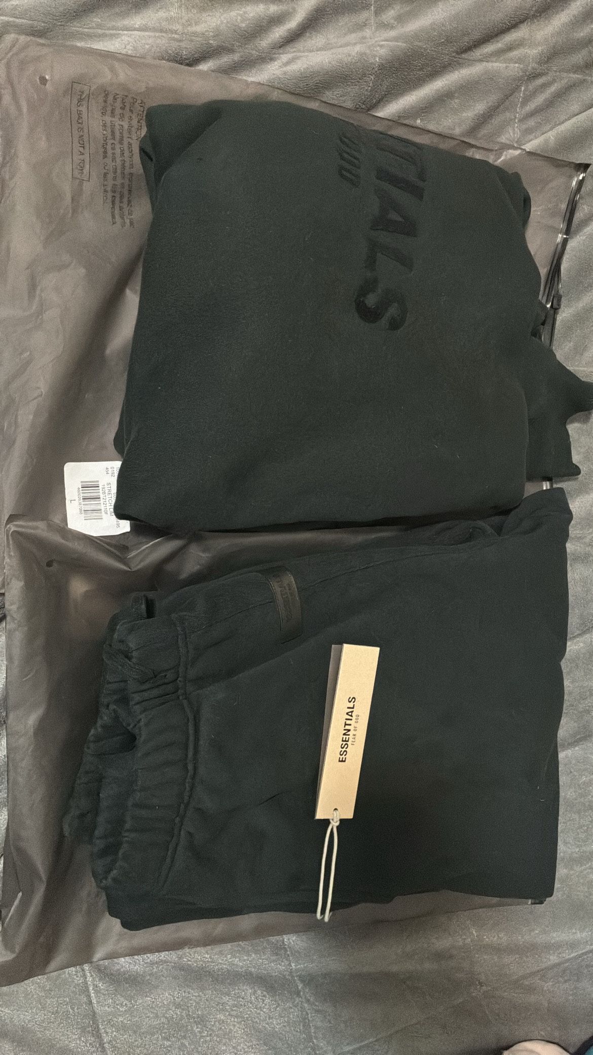 Essential Hoodie/sweatpants