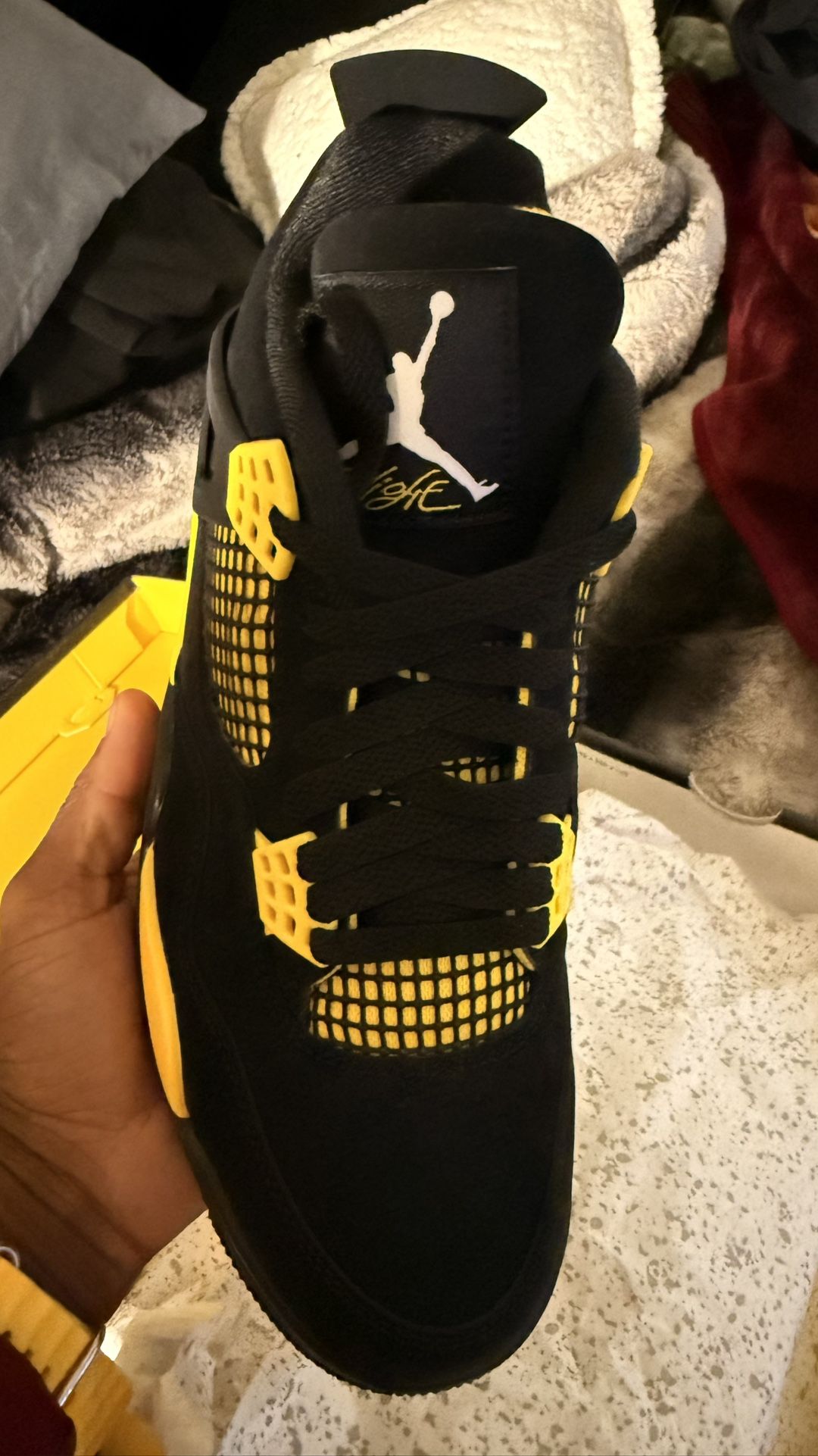 Jordan 4 Thunder