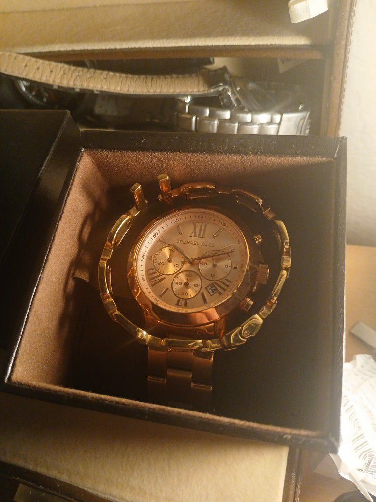 Brand New Michael kors Watch + Bandle Bracelet