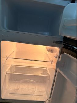 Magic chef mini fridge