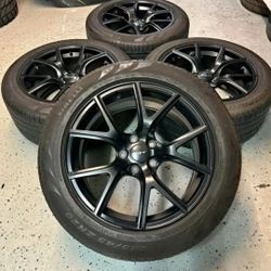 20inch Factory OEM Jeep Grand Cherokee SRT
295/45/20
20x10