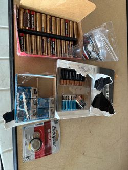 Huge Bulk Lot of Brand New Batteries (AA, AAA, 9V, C, 2032) – Never Used!