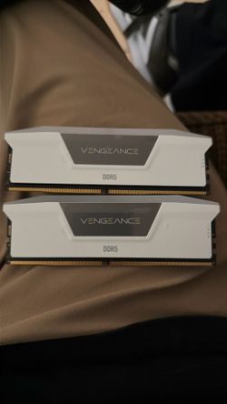 CORSAIR Vengeance RGB DDR5 RAM 32GB (2x16GB)