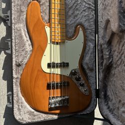 Fender Jazz Professional 5 Strings Brand New