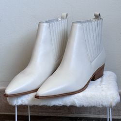 Marc Fisher Cream Leather Pointed Toe Ankle Booties - Size 9.5