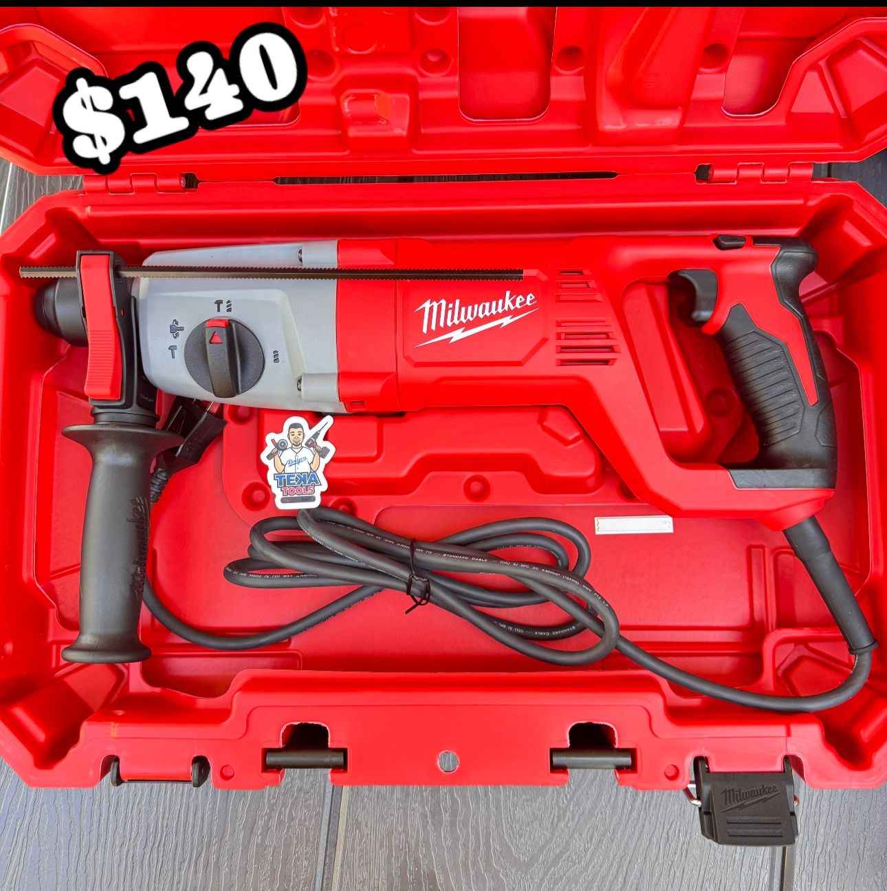 Milwaukee 8 Amp Corded 1 in. SDS D-Handle Rotary Hammer