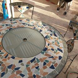 Vintage Mosaic Tile Table With 4 Chairs.