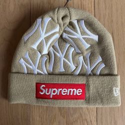 Supreme New Era Yankees Box logo Beanie - Tan