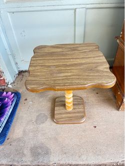Round wooden small end table