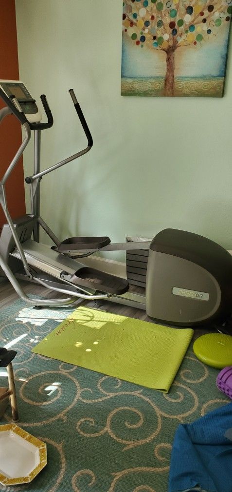 PRECOR EFX 5.25 Crosstrainer