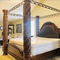 North Shore 4 Poles King Bedroom