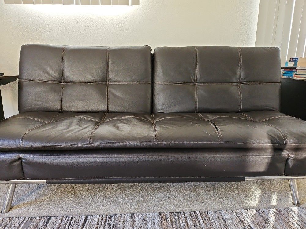 3 Seater SofaLeather Couch Fold Out To Bed In Good Condition