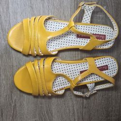 Vintage Style BAIT Shoes Size 7