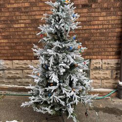 Artificial Christmas Tree With Lights