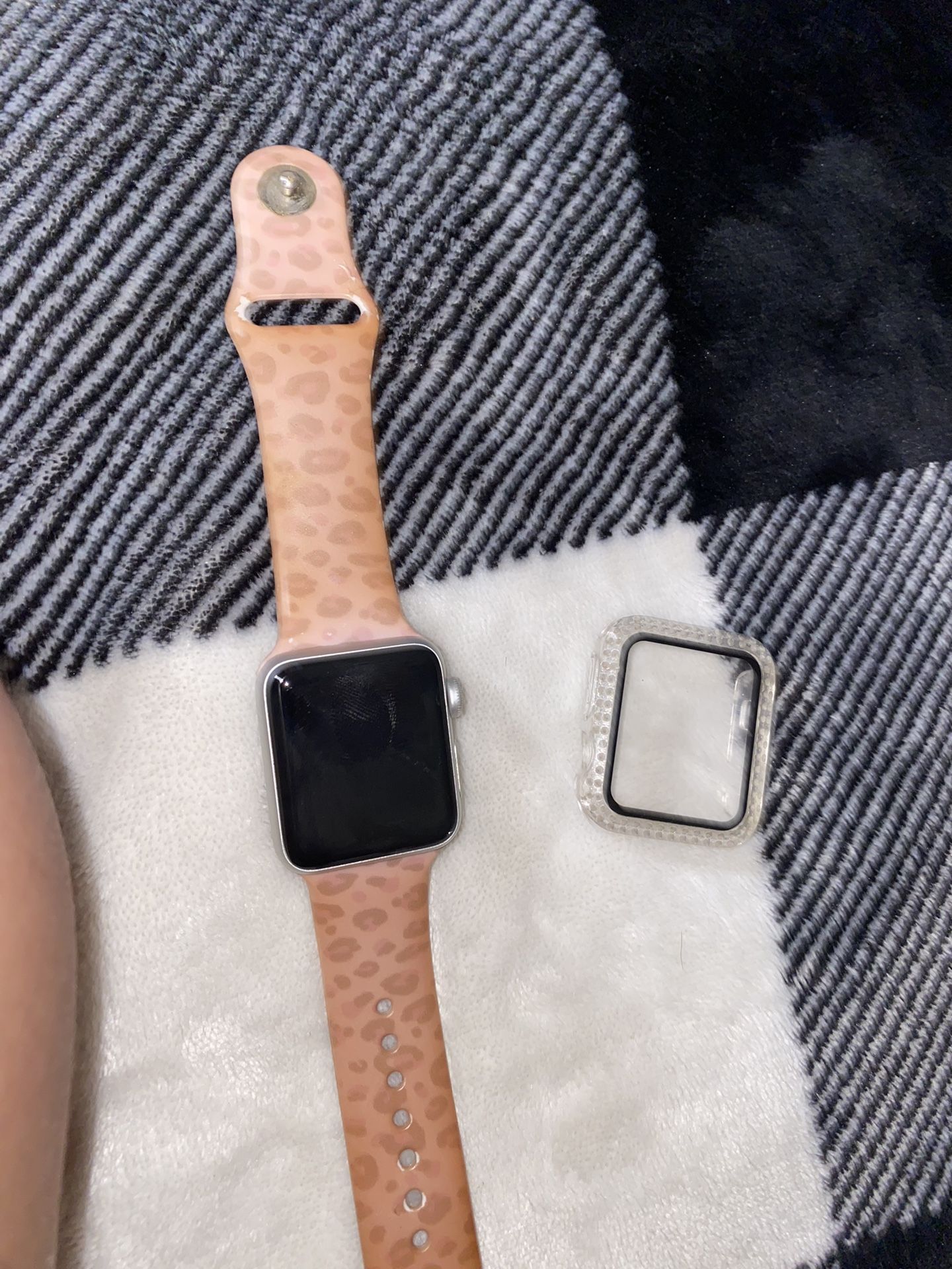Apple Watch Series 3 • 38MM