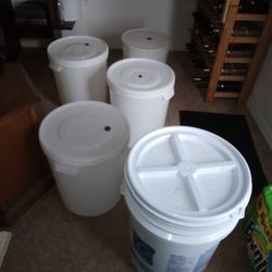 Wine Fermentation Buckets, Wine Racks, Bottles, Siphons -Deltona, FL Pickup