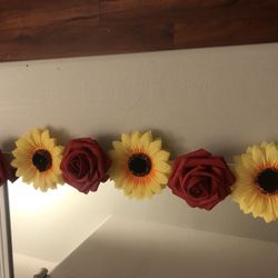 Red roses with sunflowers