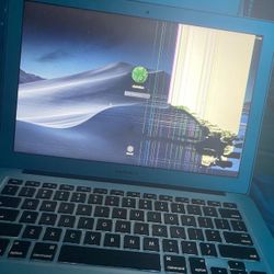 MacBook Air 2012 (cracked) 