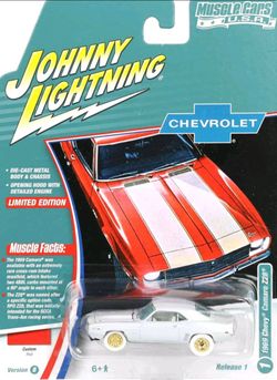 Johnny Lightning Camaro Chase