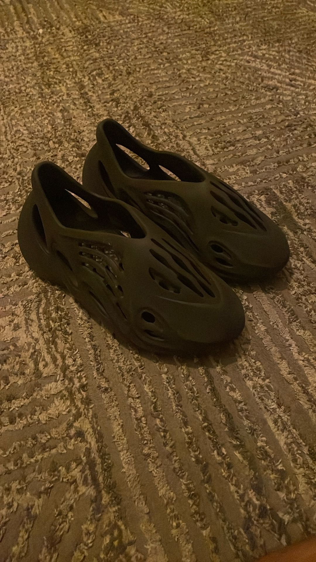 Size 10 Yeezy Foam Rnnrs