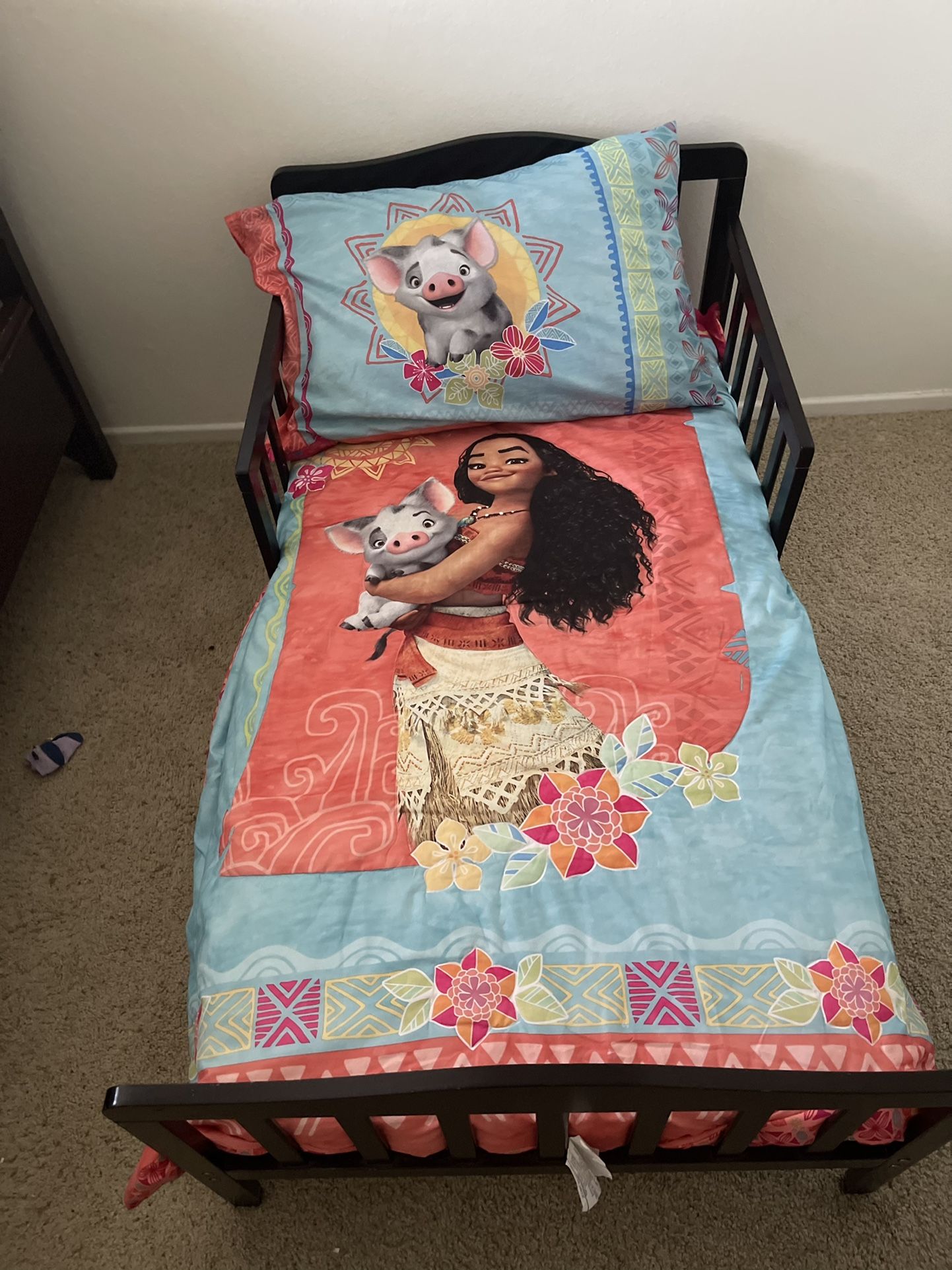 Toddler bed