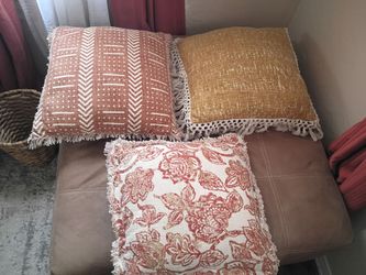 Six Decorative Couch Lounge Pillows
