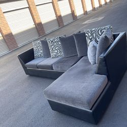 Like New Gray Sectional Couch 