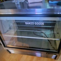 True Brand .. Commercial  Display Refrigerador ..