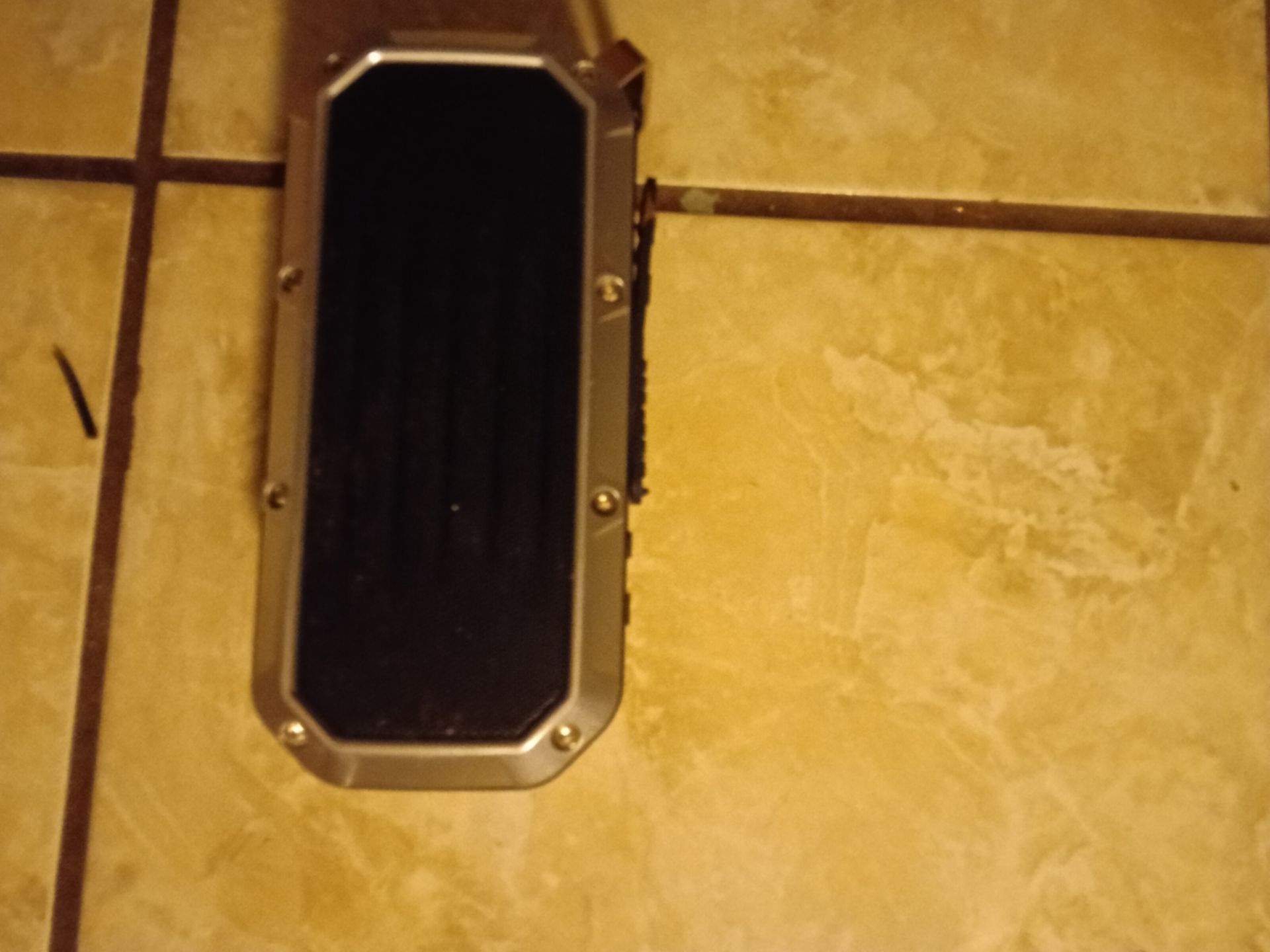 Waterproof spreaker