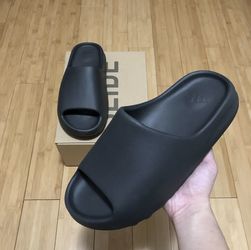 Yeezy Slide Dark Onyx